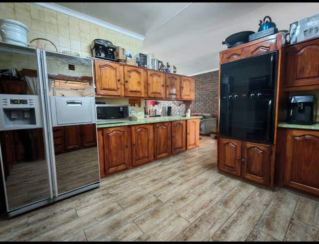 4 BEDROOM HOUSE FOR SALE IN THREE RIVERS EAST